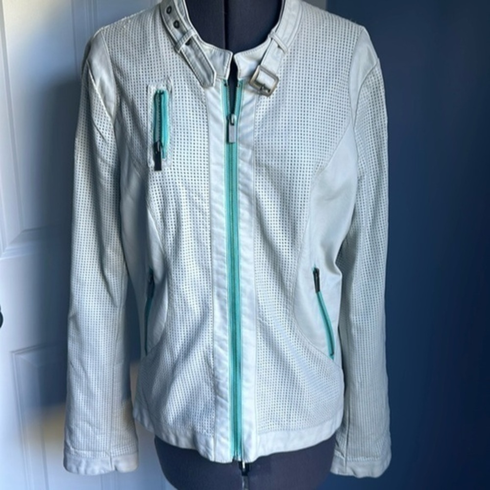 Buckle jacket white faux leather bikercore bomber zippers size large